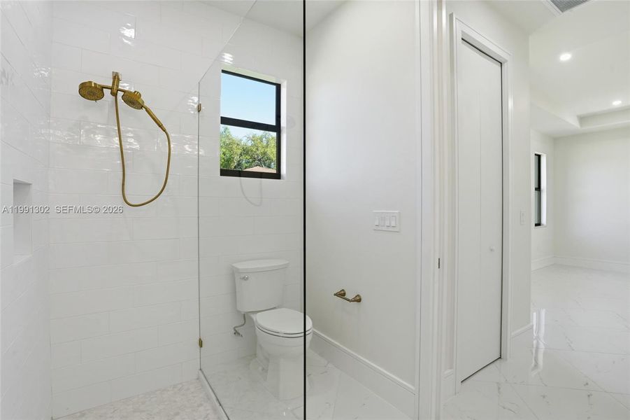 Furnished interior view inside a new home in , Labelle (Image 15).