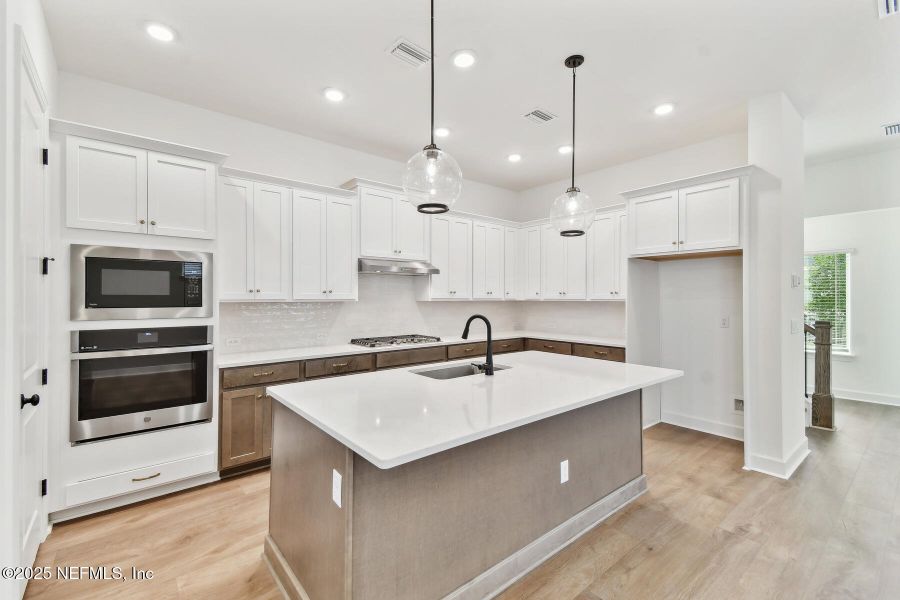 Furnished interior view inside a new home in Granville at eTown 34', Jacksonville (Image 9).