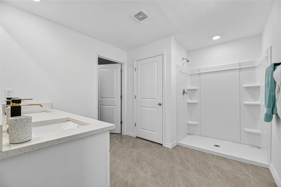 Furnished interior view inside a new home in North Park Isle, Plant City (Image 11).