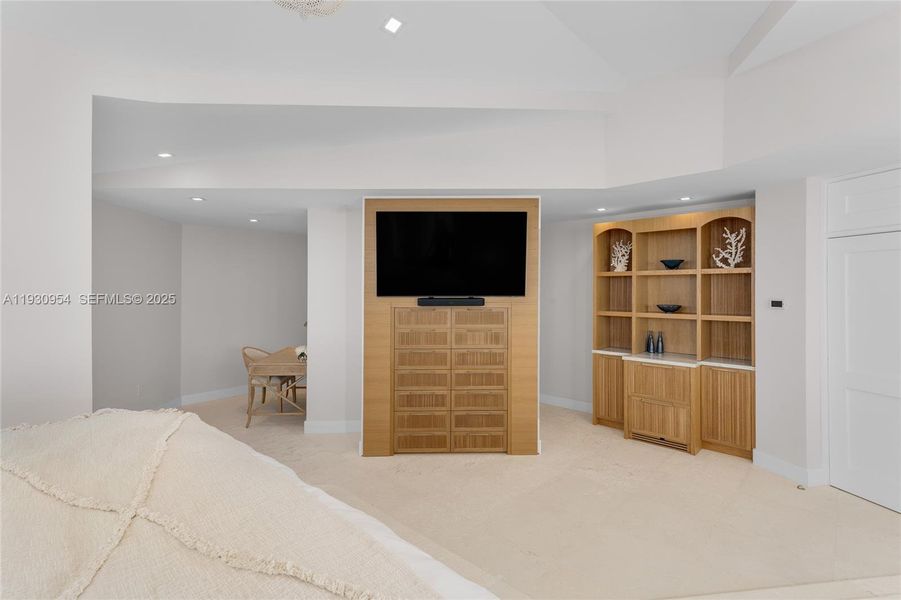 Furnished interior view inside a new home in , Key Largo (Image 17).