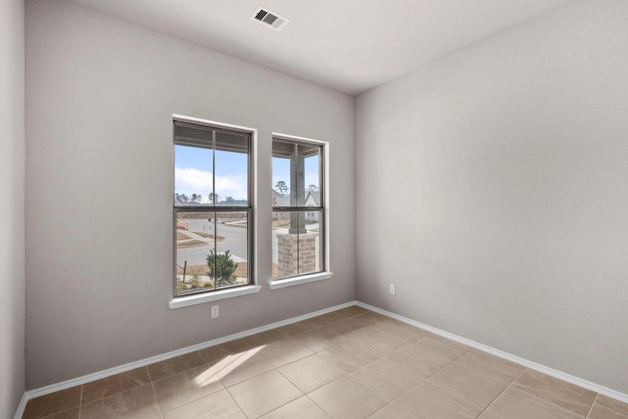 Spacious, unfurnished interior of a new home in Escondido, Magnolia (Image 16).