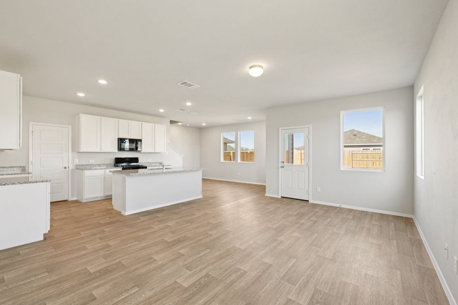 Representative unfurnished interior of a home built from the Azalea 1668 by Brohn Homes in Azalea, Pattison (Image 10).