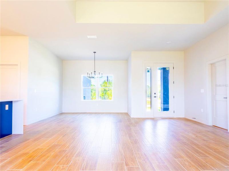 Spacious, unfurnished interior of a new home in , Port Charlotte (Image 10).