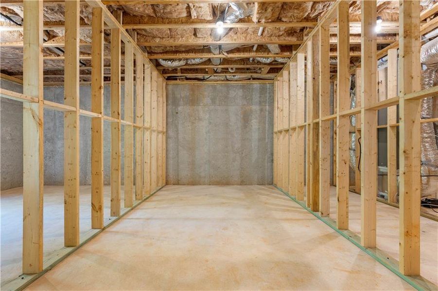 Spacious, unfurnished interior of a new home in , Jefferson (Image 25).