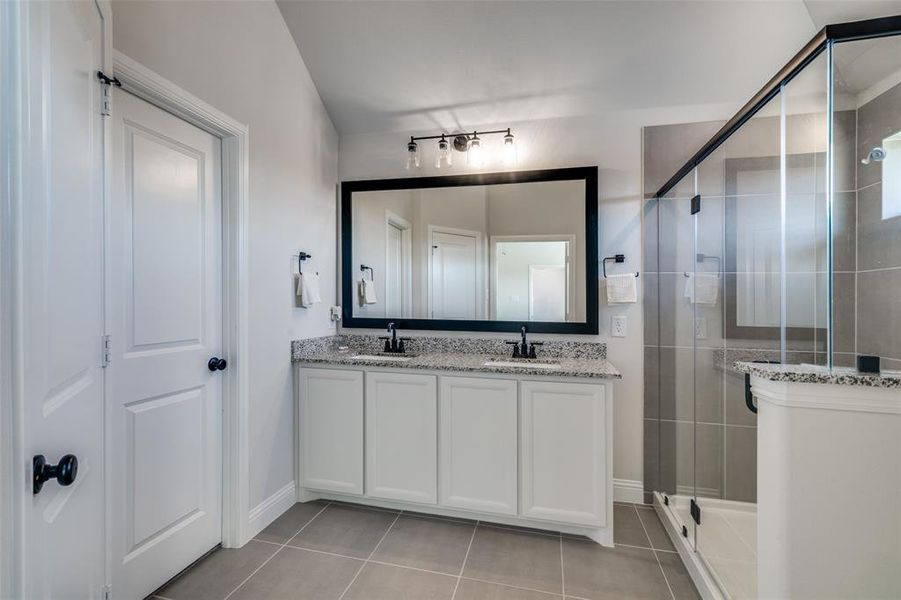 Furnished interior view inside a new home in , Crandall (Image 16).
