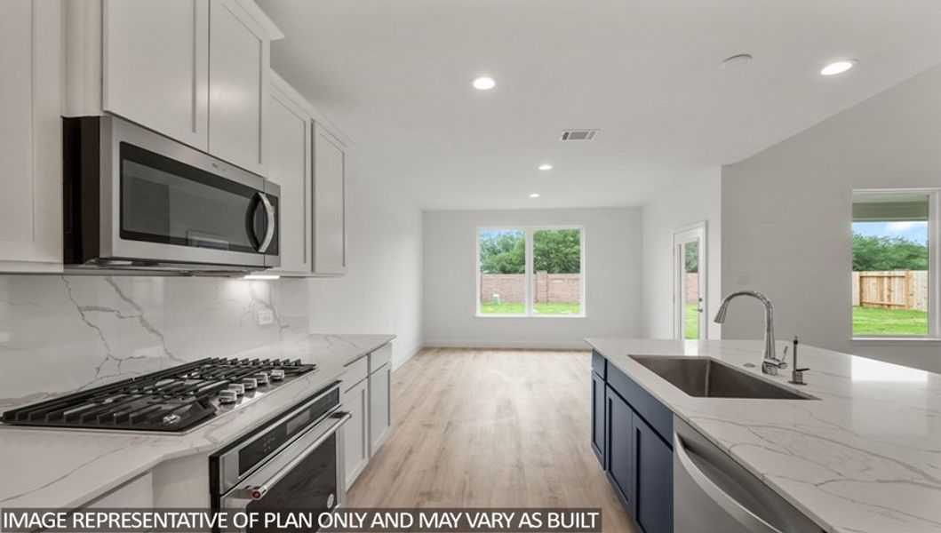 Representative furnished interior of a home built from the 3171 by D.R. Horton in River Ranch Estates, Dayton (Image 9).