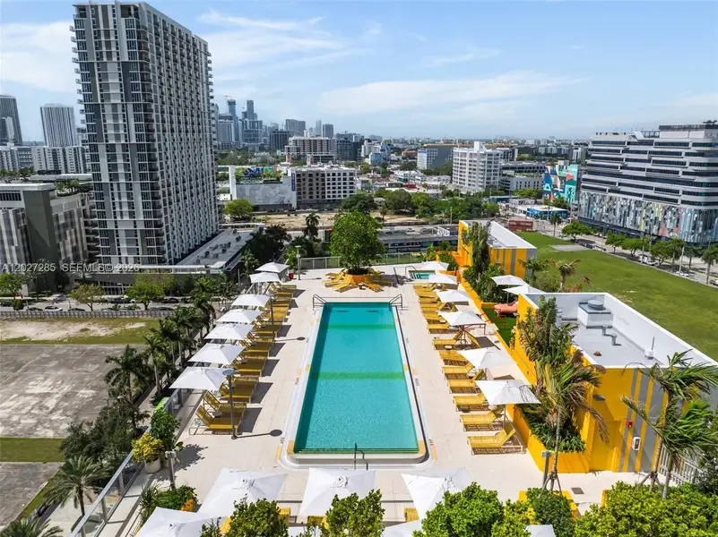 Condo located in Miami, FL showcasing its design and architecture (Image 4).