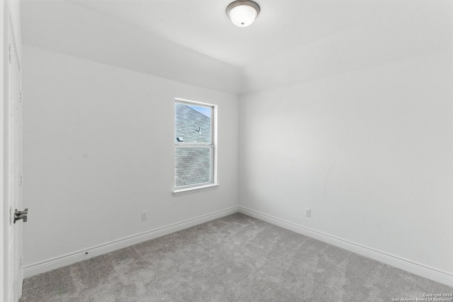Spacious, unfurnished interior of a new home in Bison Ridge, San Antonio (Image 14). Spacious, unfurnished interior of a new home in Bison Ridge, San Antonio (Image 14).