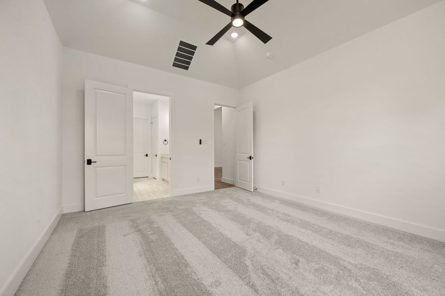 Spacious, unfurnished interior of a new home in Parks of Aledo, Aledo (Image 19). Spacious, unfurnished interior of a new home in Parks of Aledo, Aledo (Image 19).