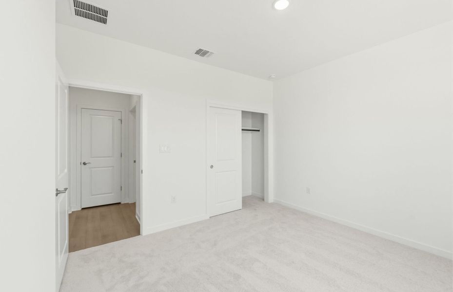 Spacious, unfurnished interior of a new home in Del Webb Austin at Lost Pines, Bastrop (Image 28). Spacious, unfurnished interior of a new home in Del Webb Austin at Lost Pines, Bastrop (Image 28).