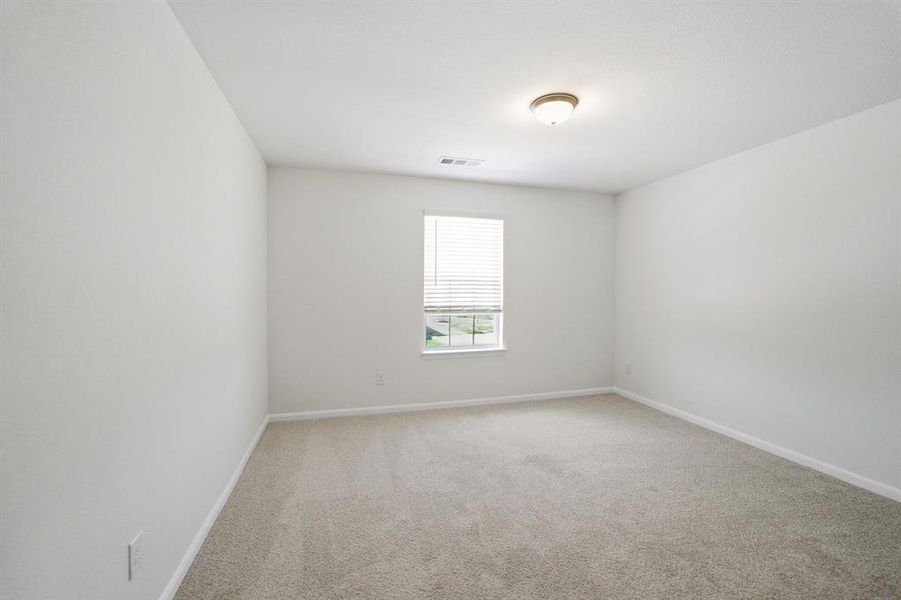 Spacious, unfurnished interior of a new home in Westridge, Princeton (Image 17).