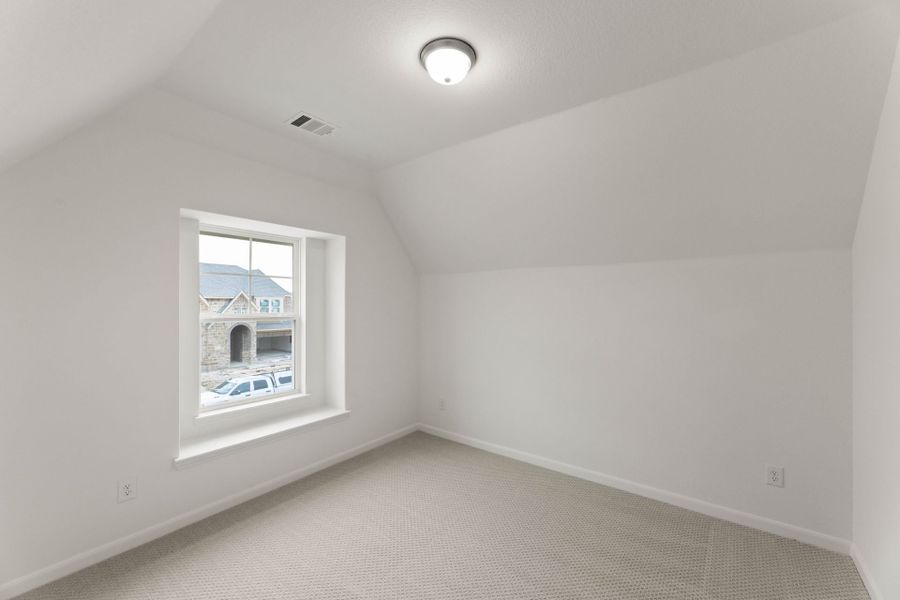 Spacious, unfurnished interior of a new home in Creekview Meadows, Pilot Point (Image 21).