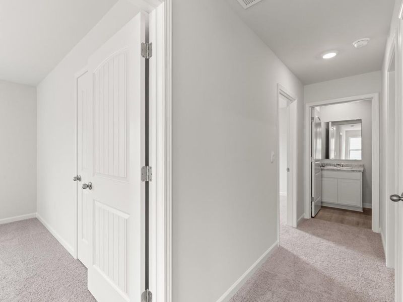 Image 31 of a home in Oakleigh Glen.