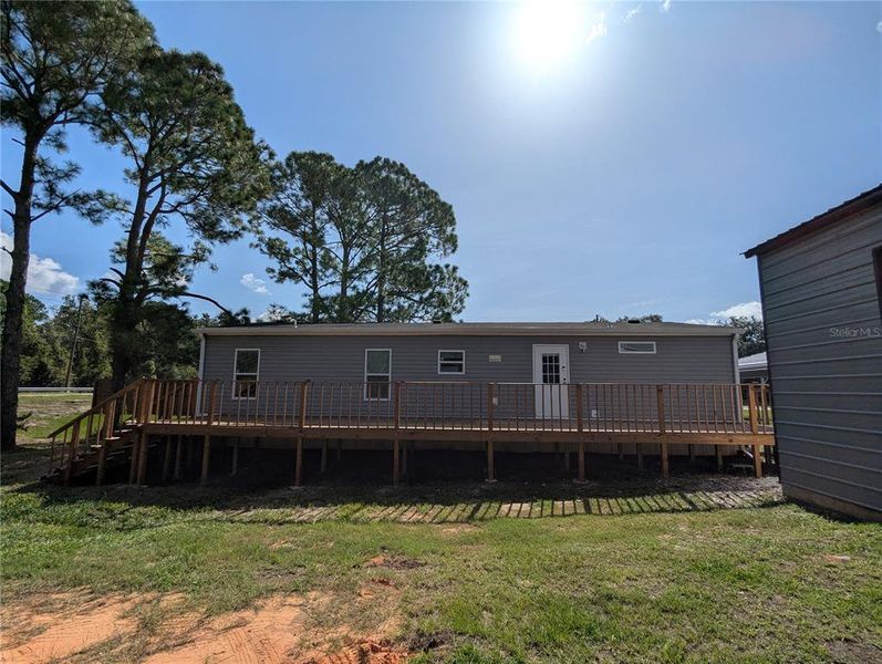 Exterior details and patio area of a home in , Lake Wales (Image 20).