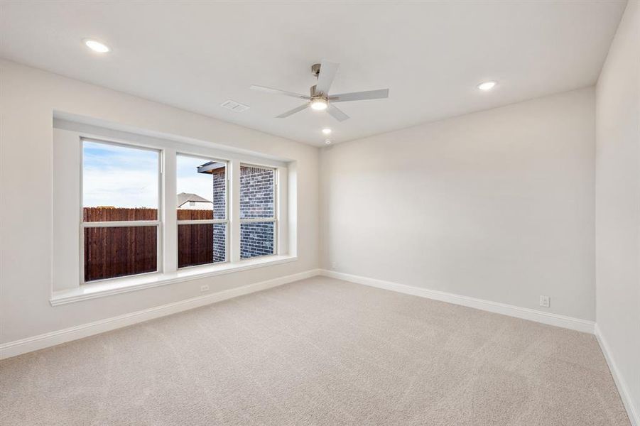 Spacious, unfurnished interior of a new home in El Dorado, Granbury (Image 29).