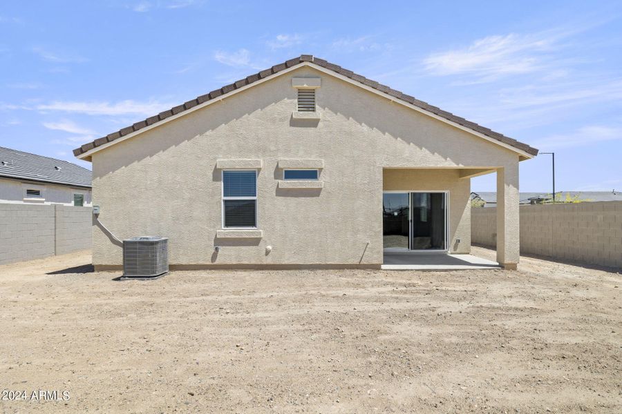 52-web-or-mls-23925-w-hopi-st-2001