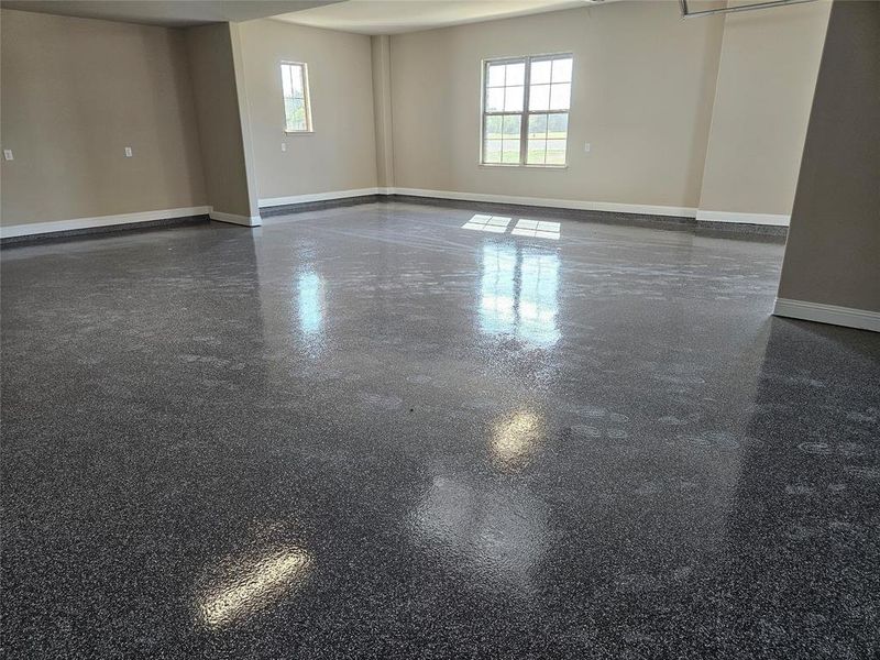 Spacious, unfurnished interior of a new home in Pecan Grove, Whitesboro (Image 22).