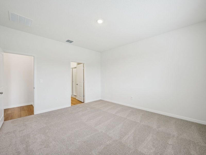 Spacious, unfurnished interior of a new home in Salt Meadows - Classic Series, Parrish (Image 9).