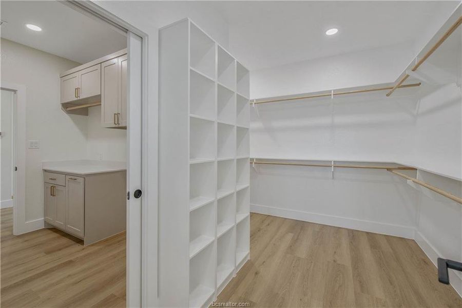 Furnished interior view inside a new home in , Franklin (Image 15).