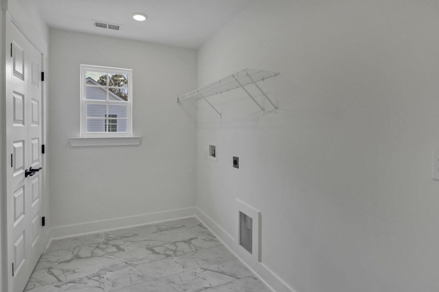 Spacious, unfurnished interior of a new home in Clubside Reserve at Summerlake, Lexington (Image 43).