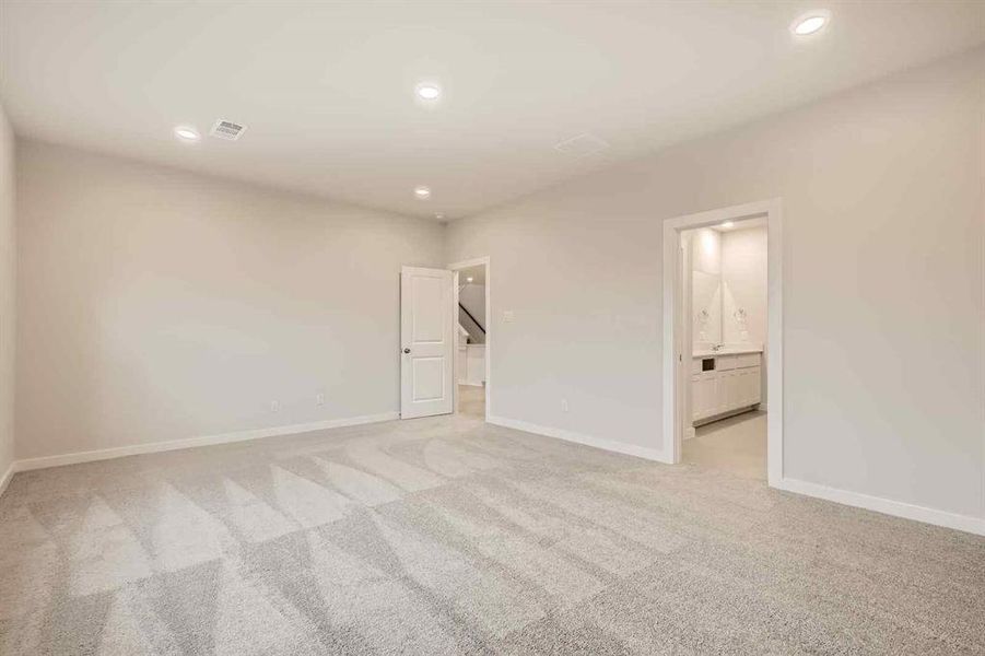 Spacious, unfurnished interior of a new home in Prestige Collection at Overland Grove, Forney (Image 10).