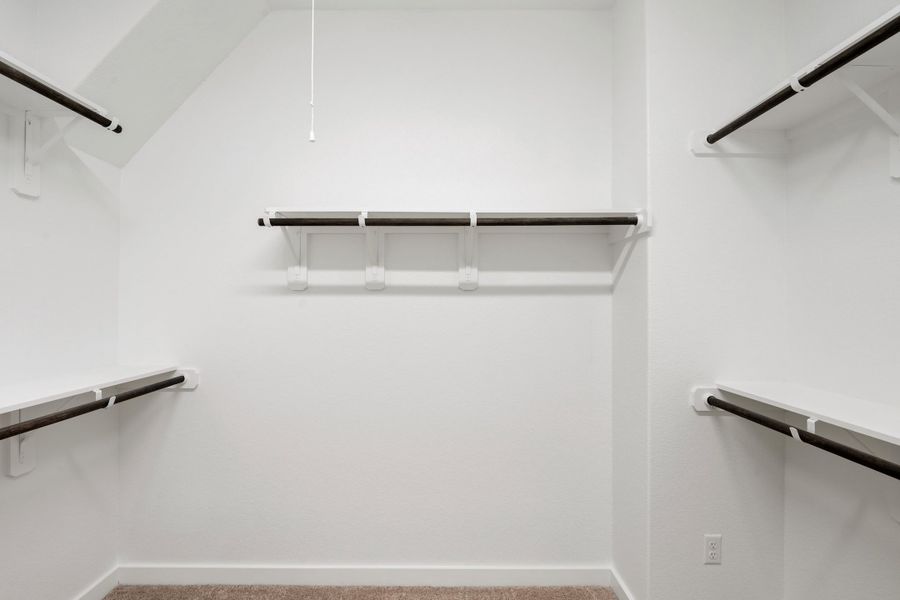 Spacious, unfurnished interior of a new home in Lariat, Liberty Hill (Image 27).