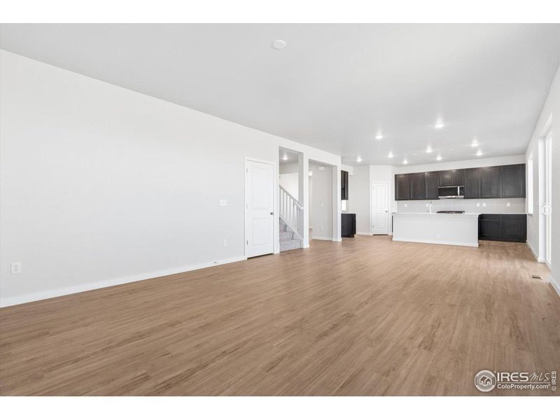 Spacious, unfurnished interior of a new home in Prairie Song, Windsor (Image 21).