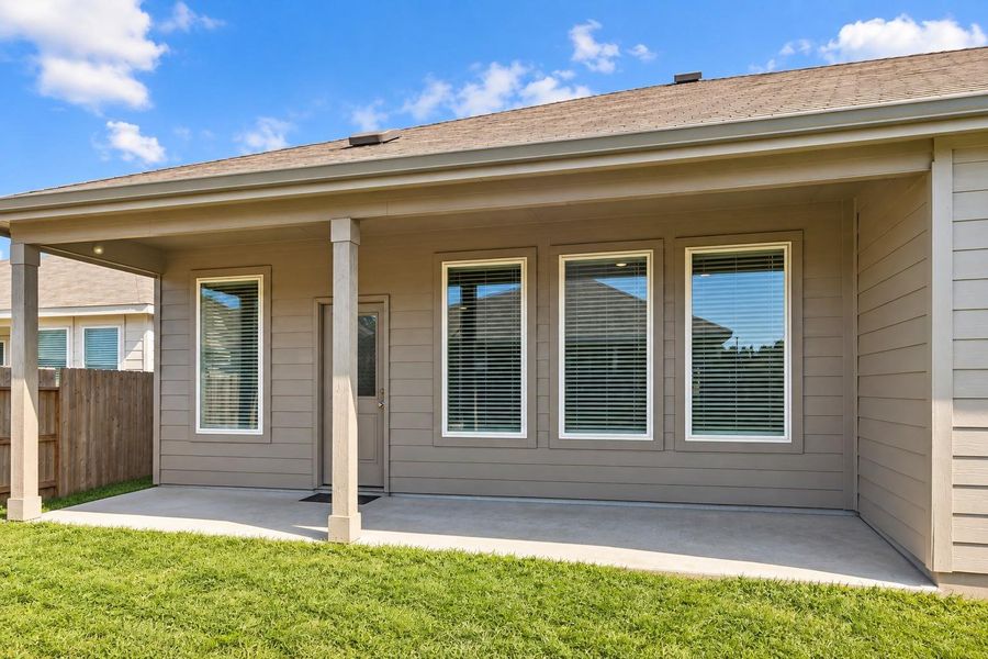 Exterior details and patio area of a home in Grand Oaks Reserve, Cleveland (Image 26).