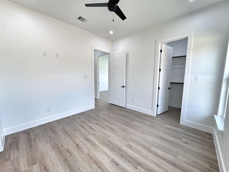 Spacious, unfurnished interior of a new home in , Conroe (Image 38). Spacious, unfurnished interior of a new home in , Conroe (Image 38).