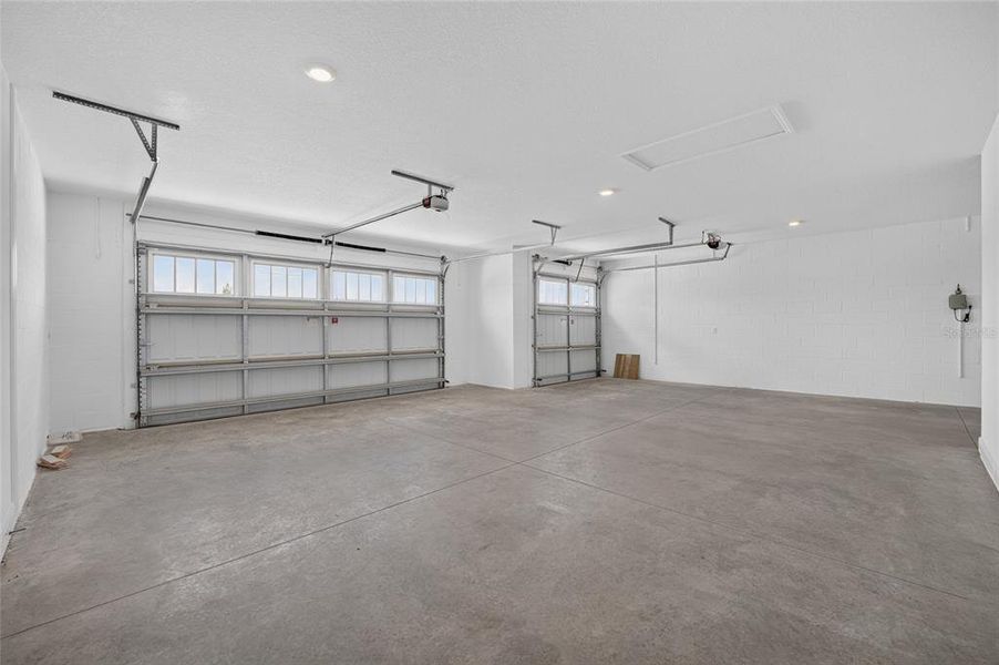 Spacious, unfurnished interior of a new home in , Ocala (Image 24).