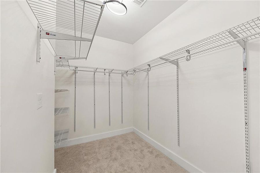 Spacious, unfurnished interior of a new home in , Atlanta (Image 24).