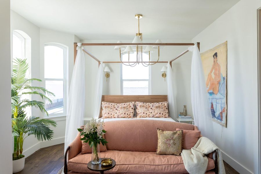 Furnished interior view inside a new home in , Galveston (Image 22).