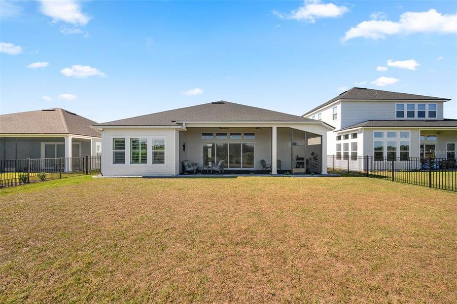 Exterior details and patio area of a home in Oakmont, Gainesville (Image 33).
