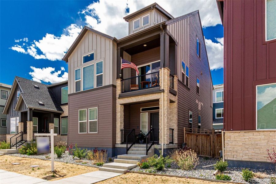 Front exterior of a new home in , Broomfield, CO, highlighting curb appeal (Image 2). Front exterior of a new home in , Broomfield, CO, highlighting curb appeal (Image 2).