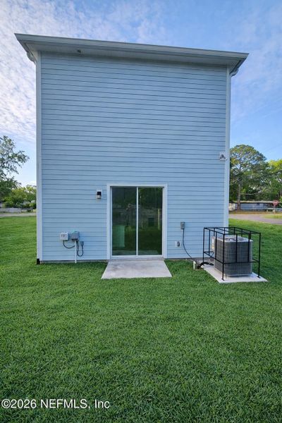 Exterior details and patio area of a home in , Jacksonville (Image 21).