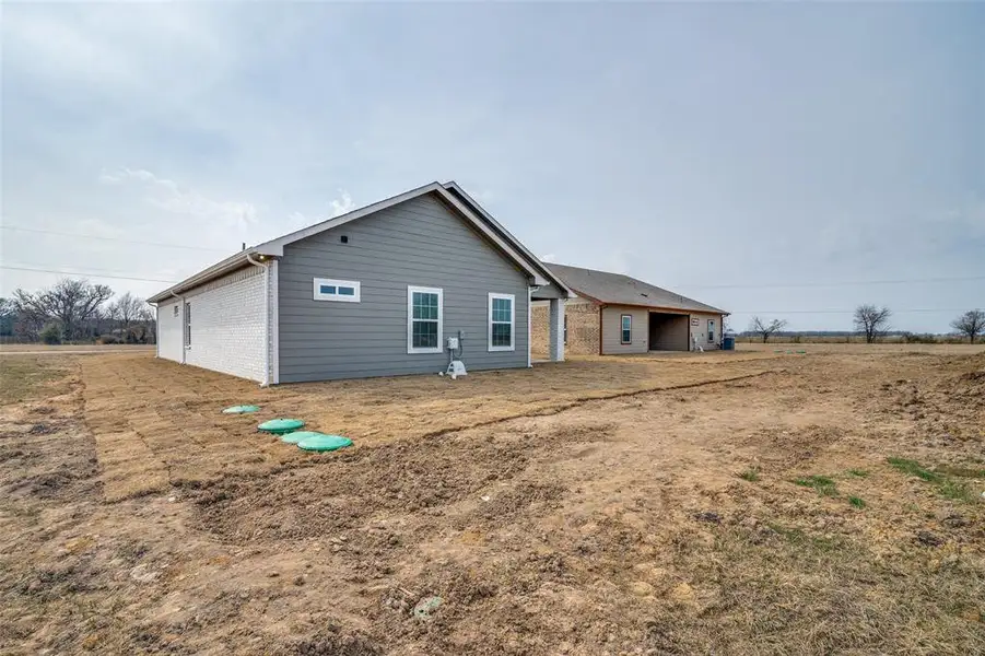 Exterior details and patio area of a home in , Trinidad (Image 4).