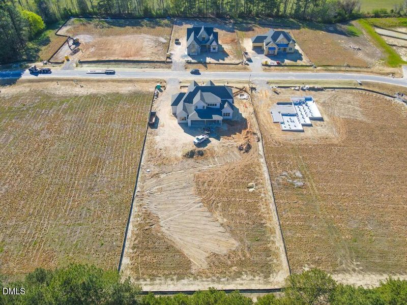 DJI_0090 (Medium) DJI_0090 (Medium)