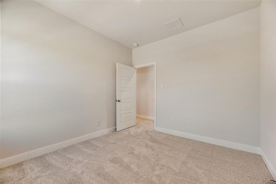 Spacious, unfurnished interior of a new home in Spiritas Ranch, Little Elm (Image 23).