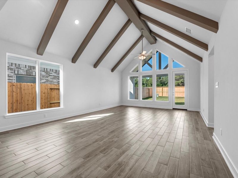 Spacious, unfurnished interior of a new home in Sienna, Missouri City (Image 10).