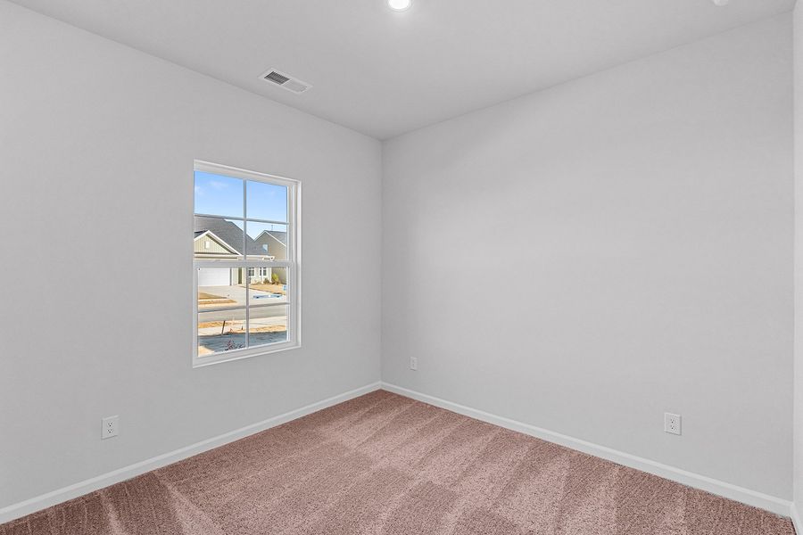 Spacious, unfurnished interior of a new home in Fieldstone, Lexington (Image 27).