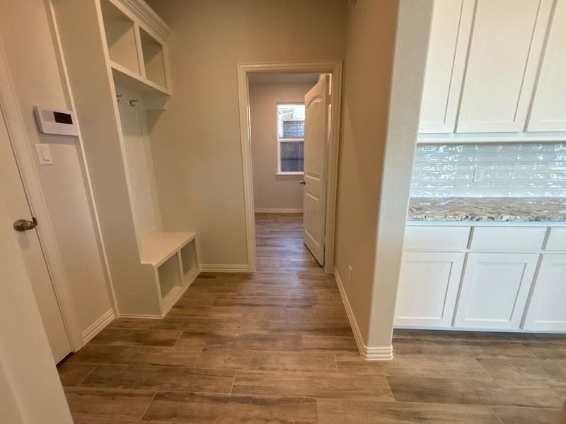 Spacious, unfurnished interior of a new home in Waterford Park, Weatherford (Image 15).