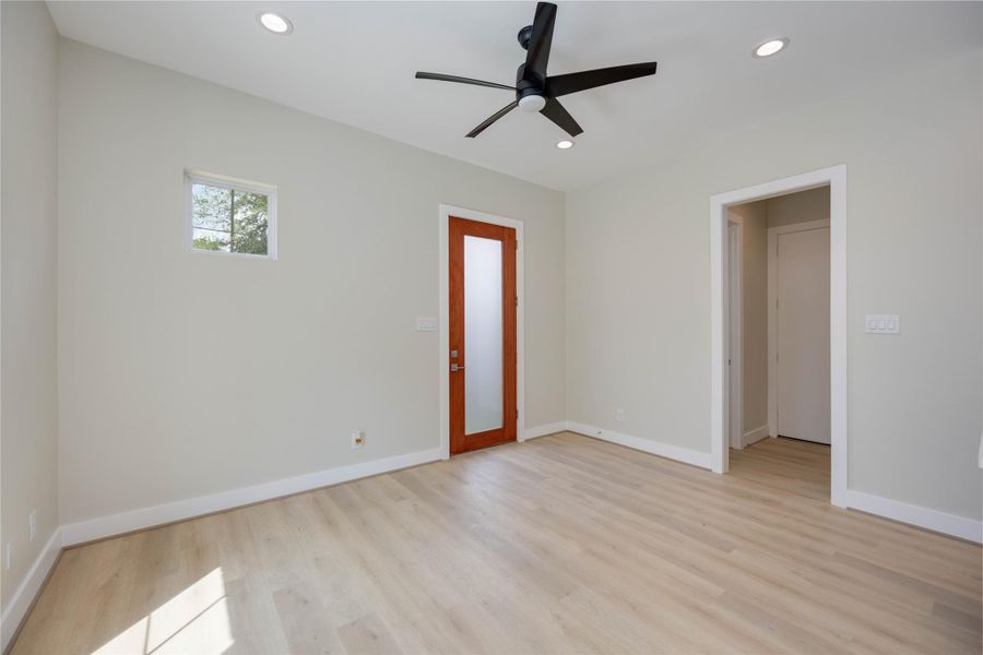 Spacious, unfurnished interior of a new home in , Houston (Image 16).