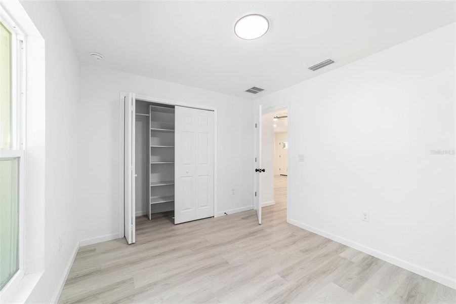 Spacious, unfurnished interior of a new home in , Ocala (Image 27).