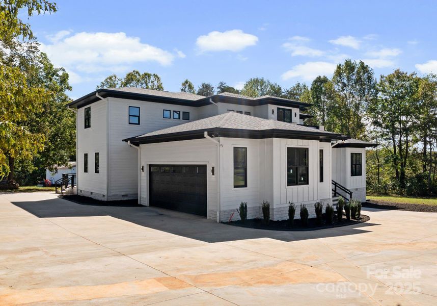 Image 43 of a home in . Image 43 of a home in .