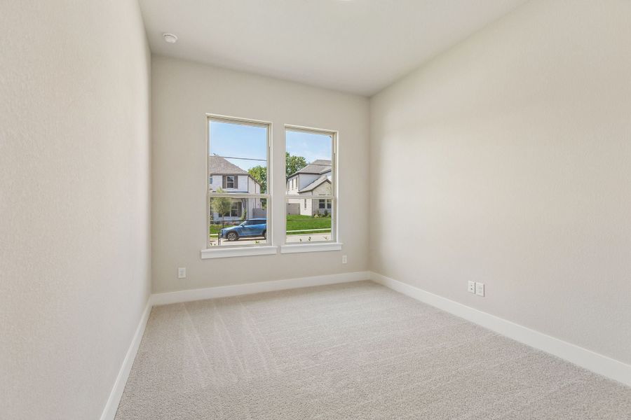 Spacious, unfurnished interior of a new home in Painted Tree Lakeside, McKinney (Image 29).