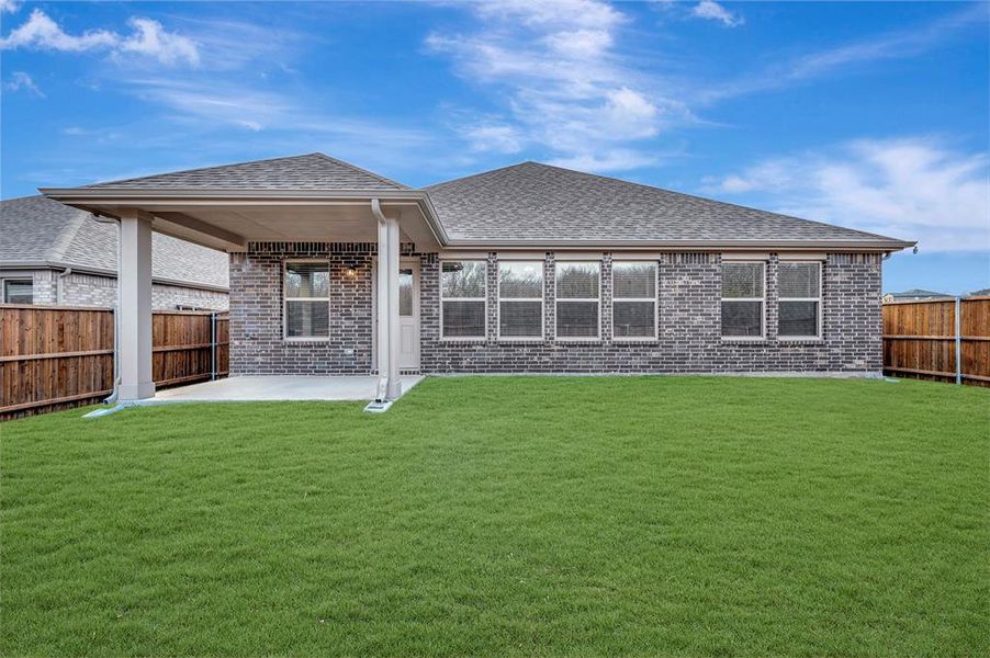 Exterior details and patio area of a home in ValleyBrooke, Mesquite (Image 4).