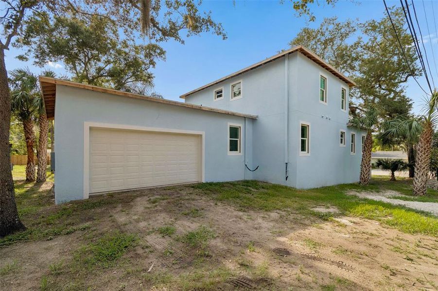 Exterior details and patio area of a home in , Crystal Beach (Image 14).