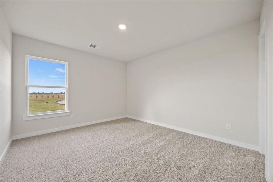 Spacious, unfurnished interior of a new home in The Estates Collection at Overland Grove, Forney (Image 12).