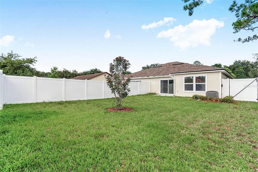 Exterior details and patio area of a home in , Palm Coast (Image 23).
