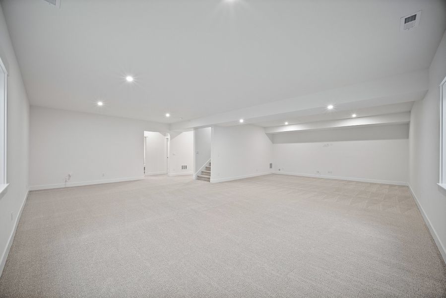Spacious, unfurnished interior of a new home in Jackson Creek, Monument (Image 27).